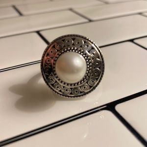 Sterling silver pearl ring
